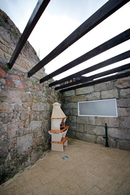Geresiana Apartamentos Luaran gambar