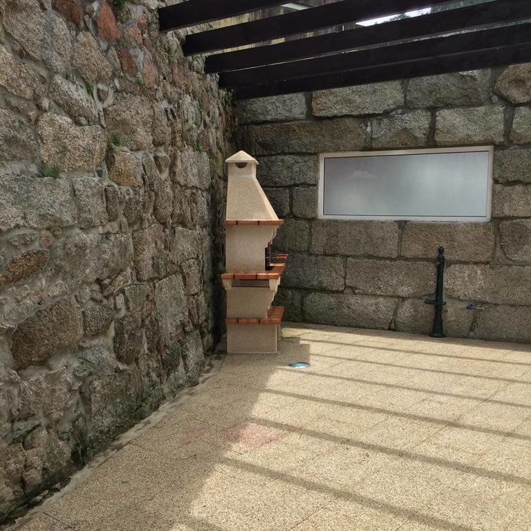 Geresiana Apartamentos Luaran gambar