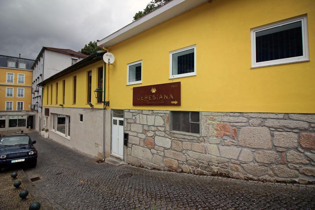 Geresiana Apartamentos Luaran gambar