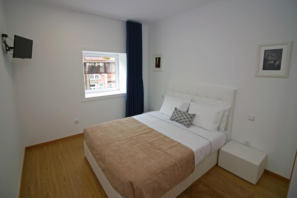 Geresiana Apartamentos Luaran gambar