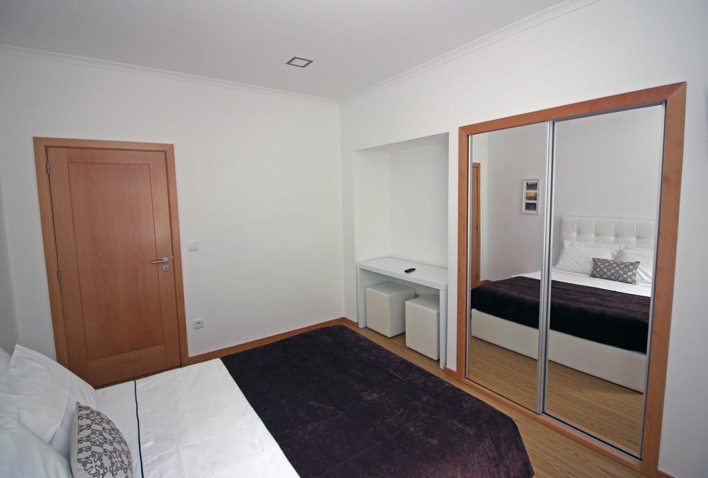 Geresiana Apartamentos Luaran gambar