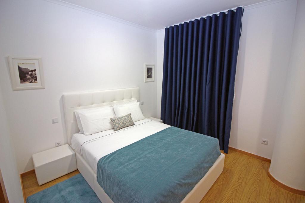 Geresiana Apartamentos Luaran gambar